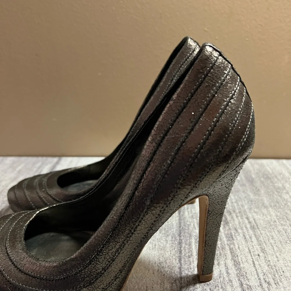 AUTHENTIC TORY BURCH HARTLEY HEELS SIZE 7.5M METALLIC